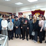 В рамках реализации проекта "Служу России" Инструктор ВРОО "Ассоциации ветеранов подразделений специального назначения", ветеран череповецкого СОБР, ветеран боевых действий, подполковник в отставке Шмелев Геннадий Николаевич провел урок Мужества для учащихся 7 класса МАОУ "Средняя общеобразовательная школа №14" г. Череповца.
Проект "Служу России" реализуется ВРОО "Ассоциации ветеранов подразделений специального назначения" при поддержке Фонда президентских грантов.